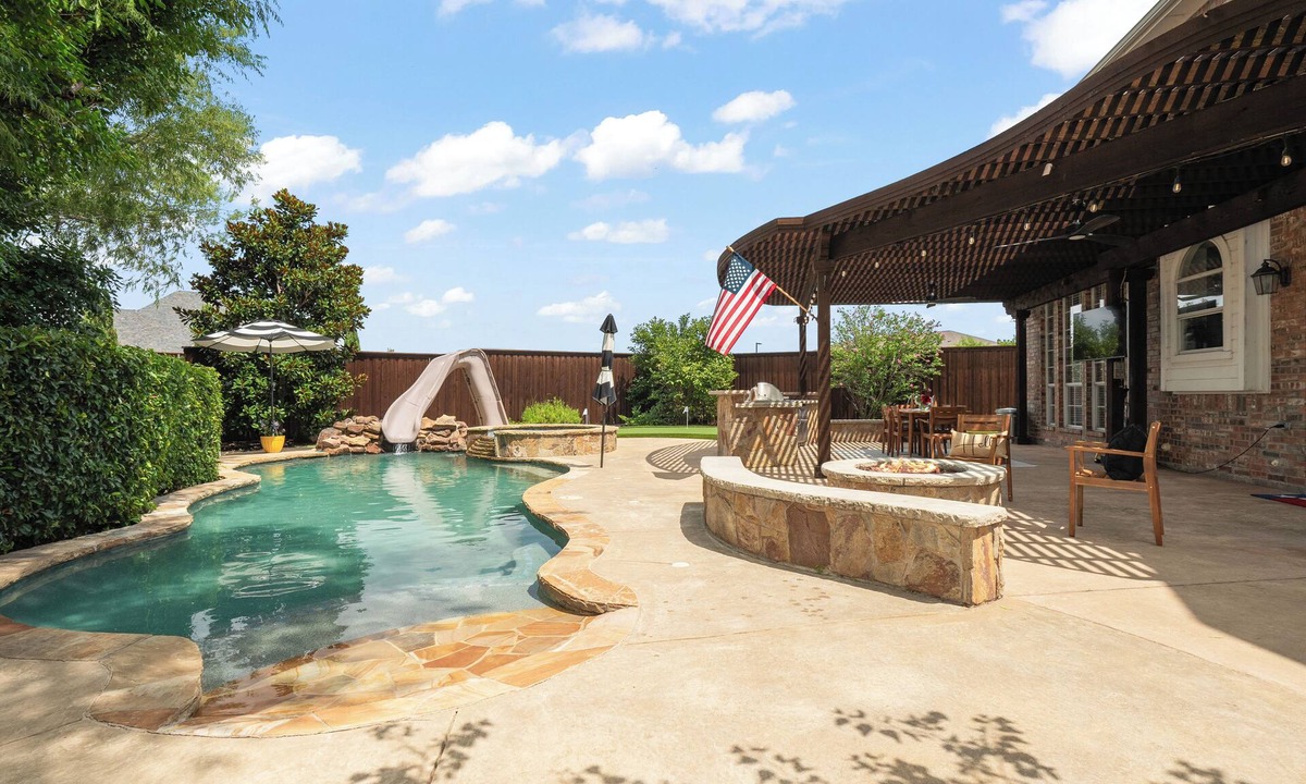 Frisco House | Resort-Style 4BR w/Pool & Hot Tub, Putting Green & Theater Room & Arcade Games