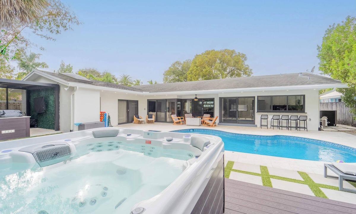 Imperial Point House | Resort Style Backyard~Heated Pool~Hot Tub~Fire Pit