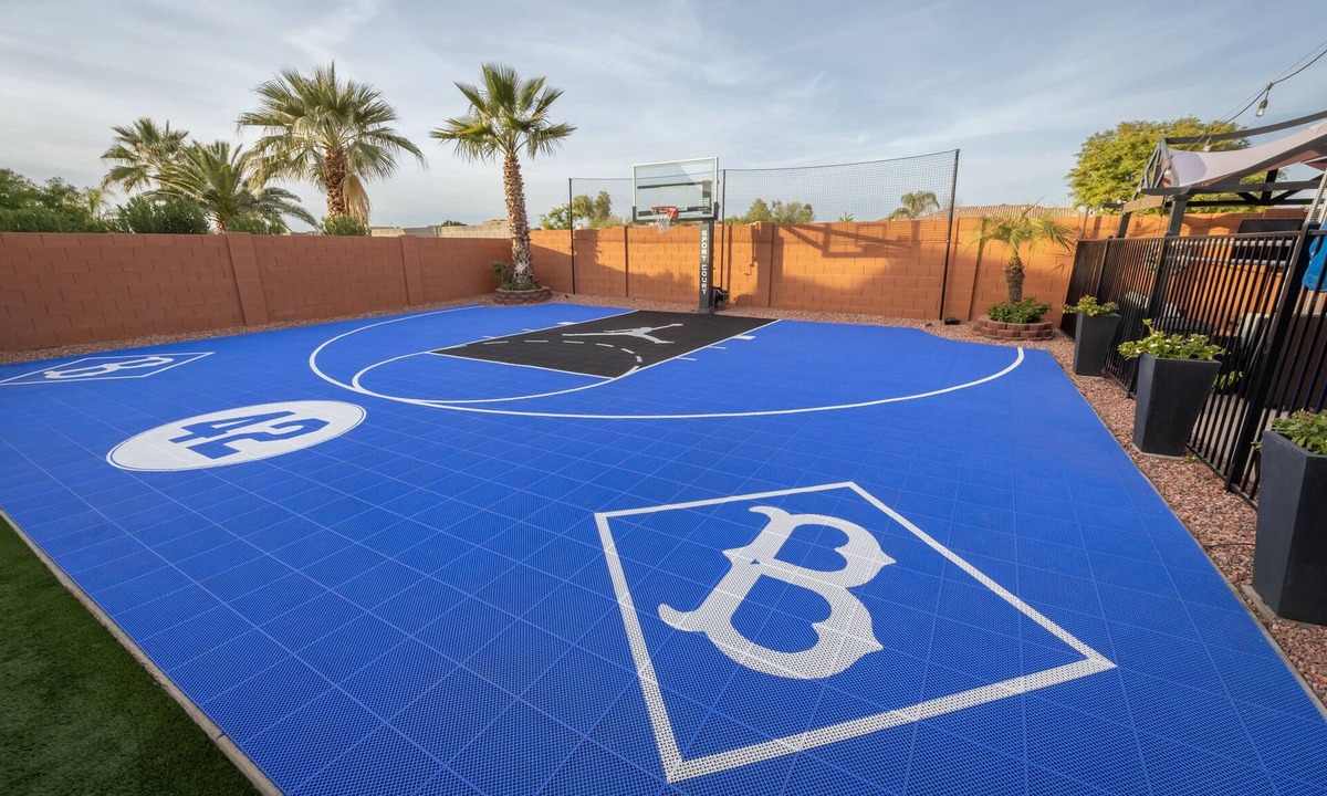 Litchfield Park House | Resort Style - Batting Cage - Pickleball Court - Pool - 10 min Spring Training