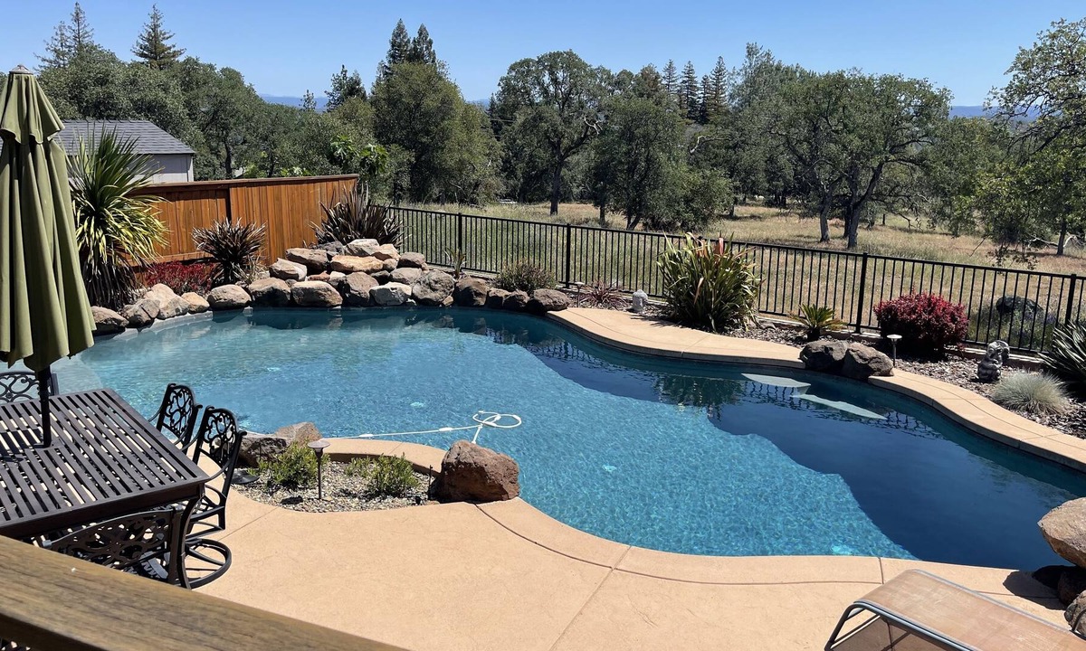 Auburn House | Resort Style Backyard - Minutes Away From Trails & Downtown Auburn!