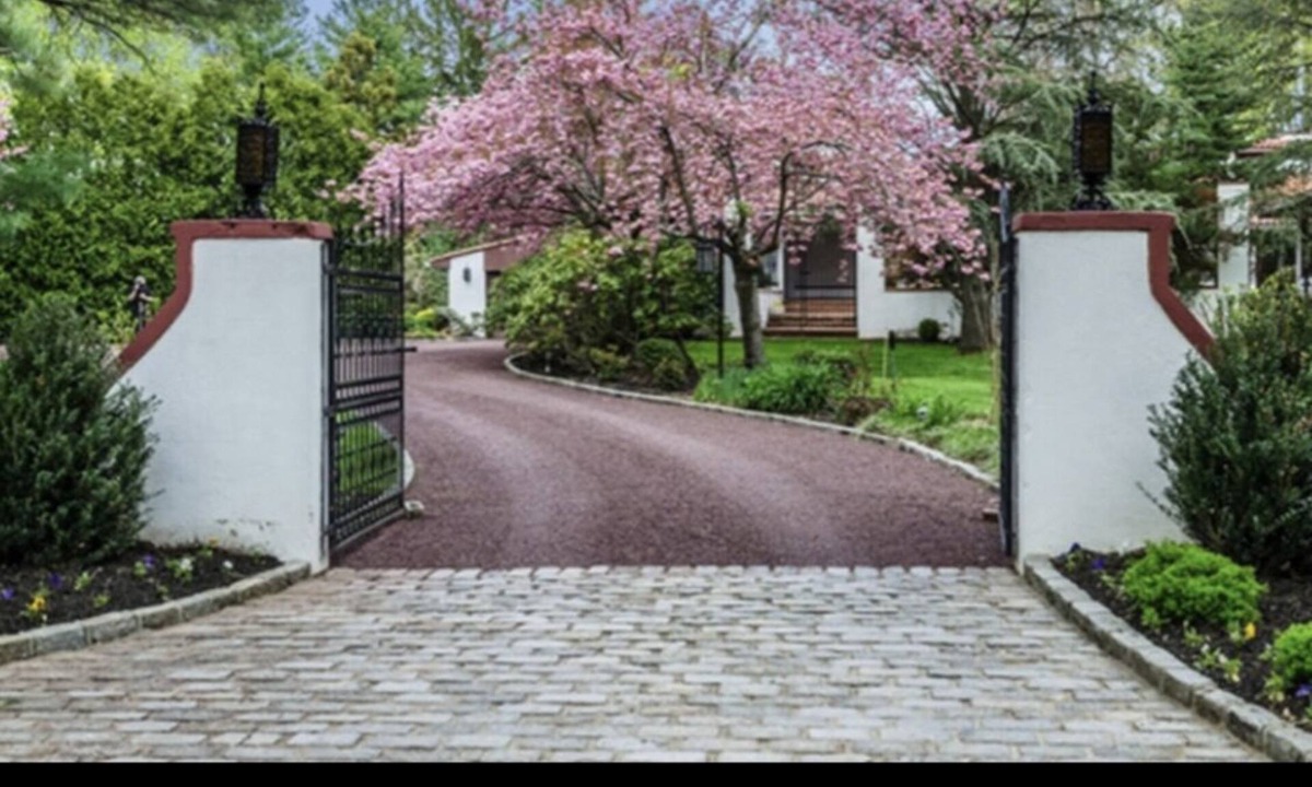 Old Brookville House | Resort style house for rent! Minimum 3 nights stay!