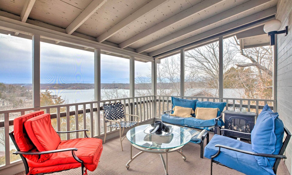 Osage Beach House | Resort-Style Lake Ozark Gem: Brand New Hot Tub!