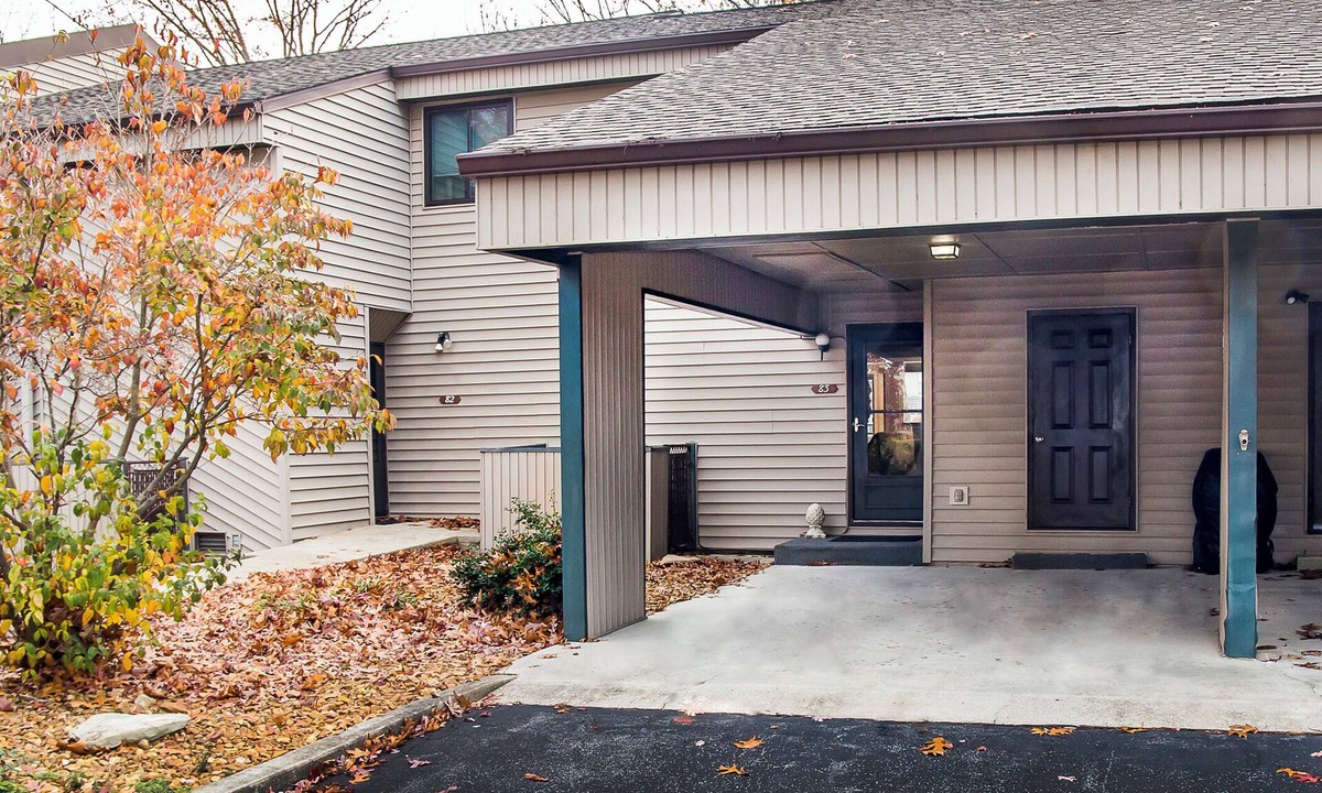 Fairfield Glade House | 🌄Resort Vacations at Fairfield Glade TN Beautifully Decorated Condo Lakefront