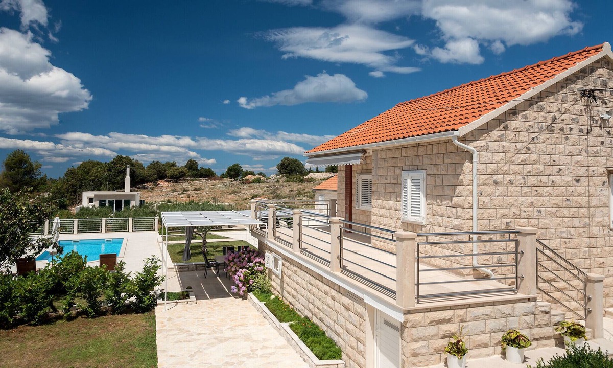 Donji Humac Villa | Resort Villa San Lilin