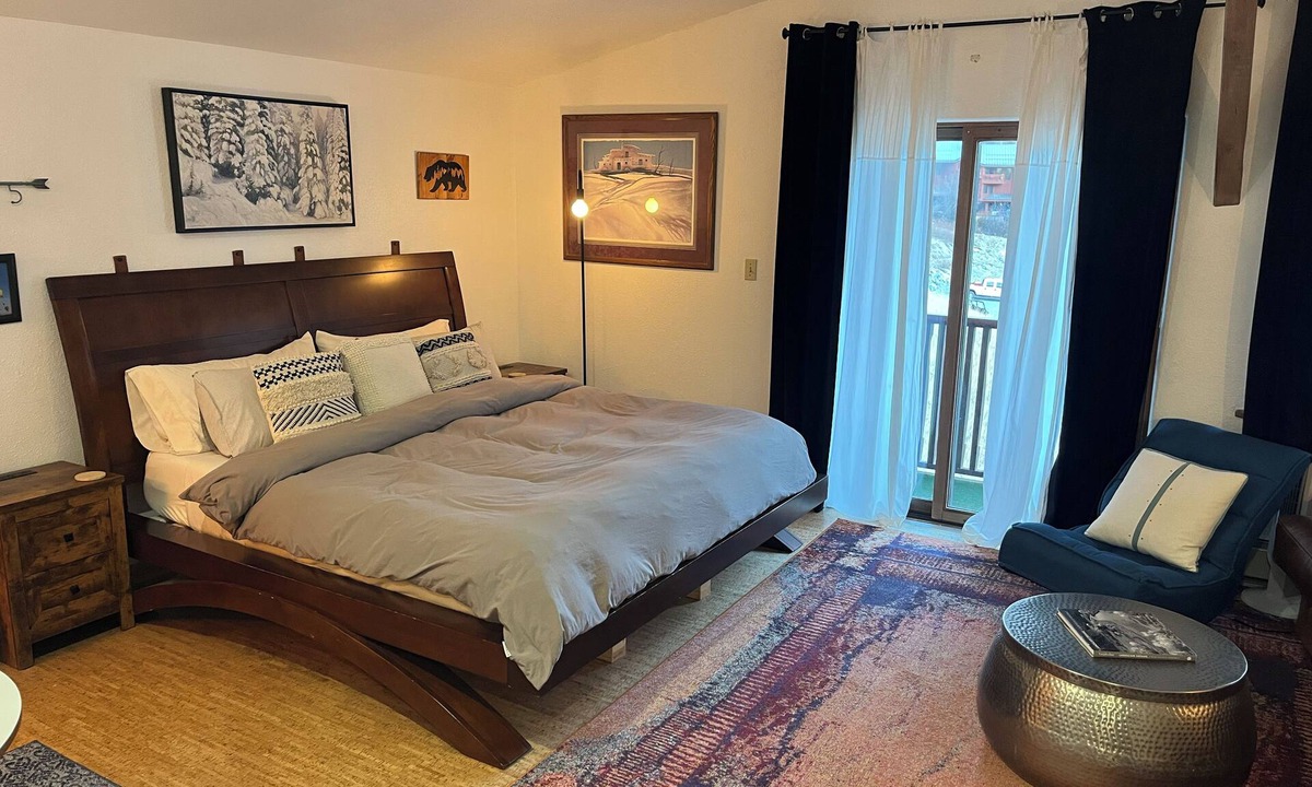 Taos Ski Valley Condo | Resort Village Modern Studio Condo