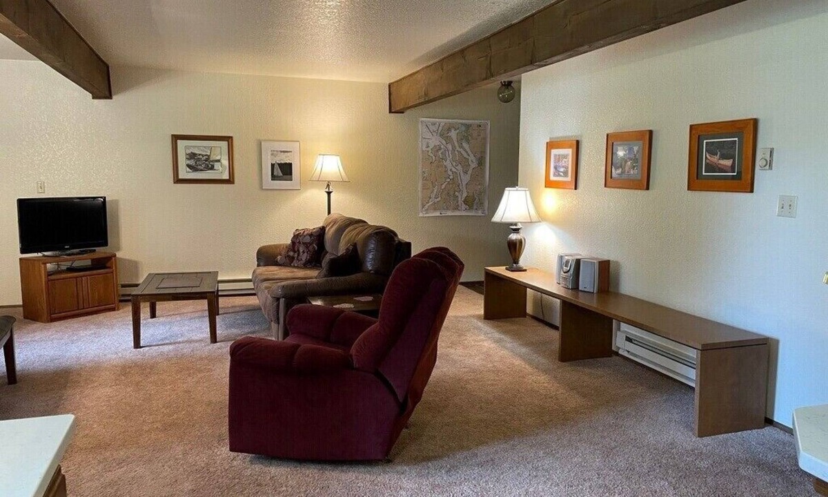 Adelma Beach House | Respite in Charming Port Townsend - Unit 17C