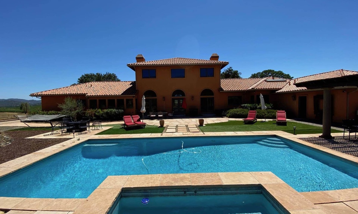 Pope Valley House | Resplendent Villa Retreat in the Wine Country