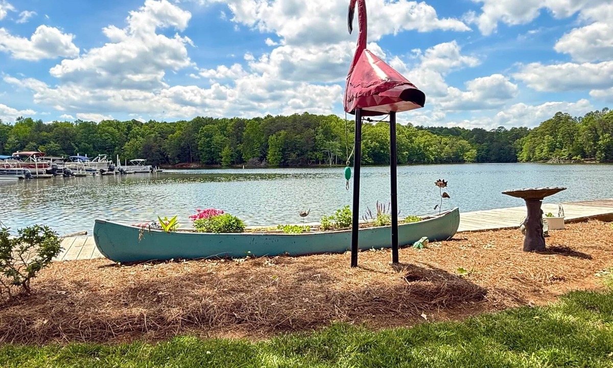 New London House | Rest at Badin Lake | Lakefront | Sleeps 10