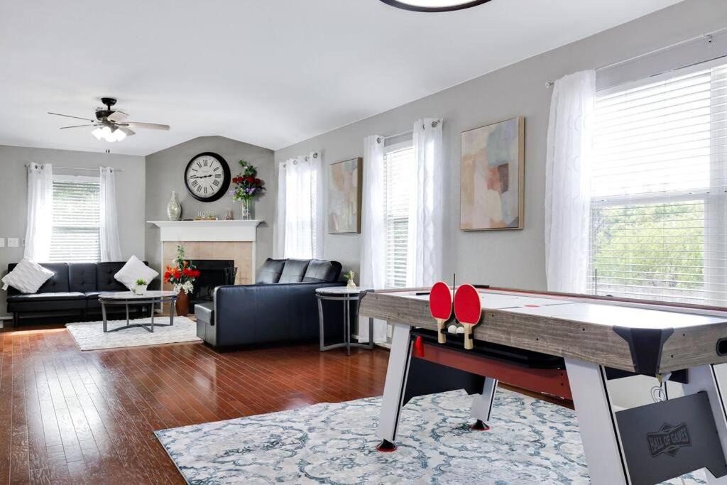 Wetmore House | Restful Spacious 4Bedroom Central @ Six Flags
