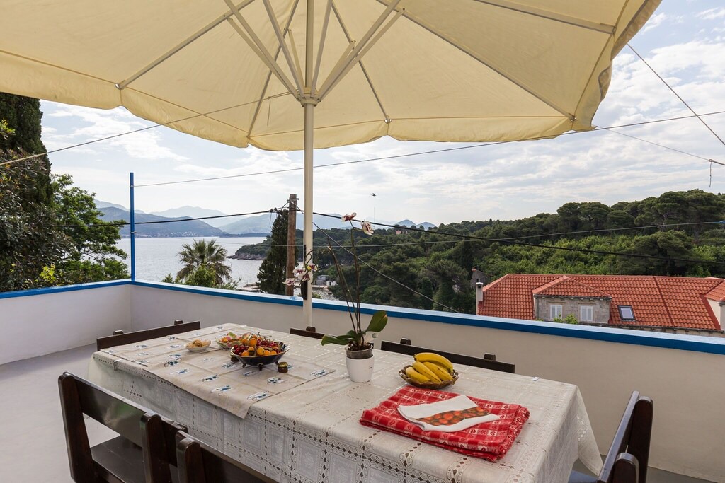 Kolocep Island Apartment | Restful Villa in Dalmatia with Garden
