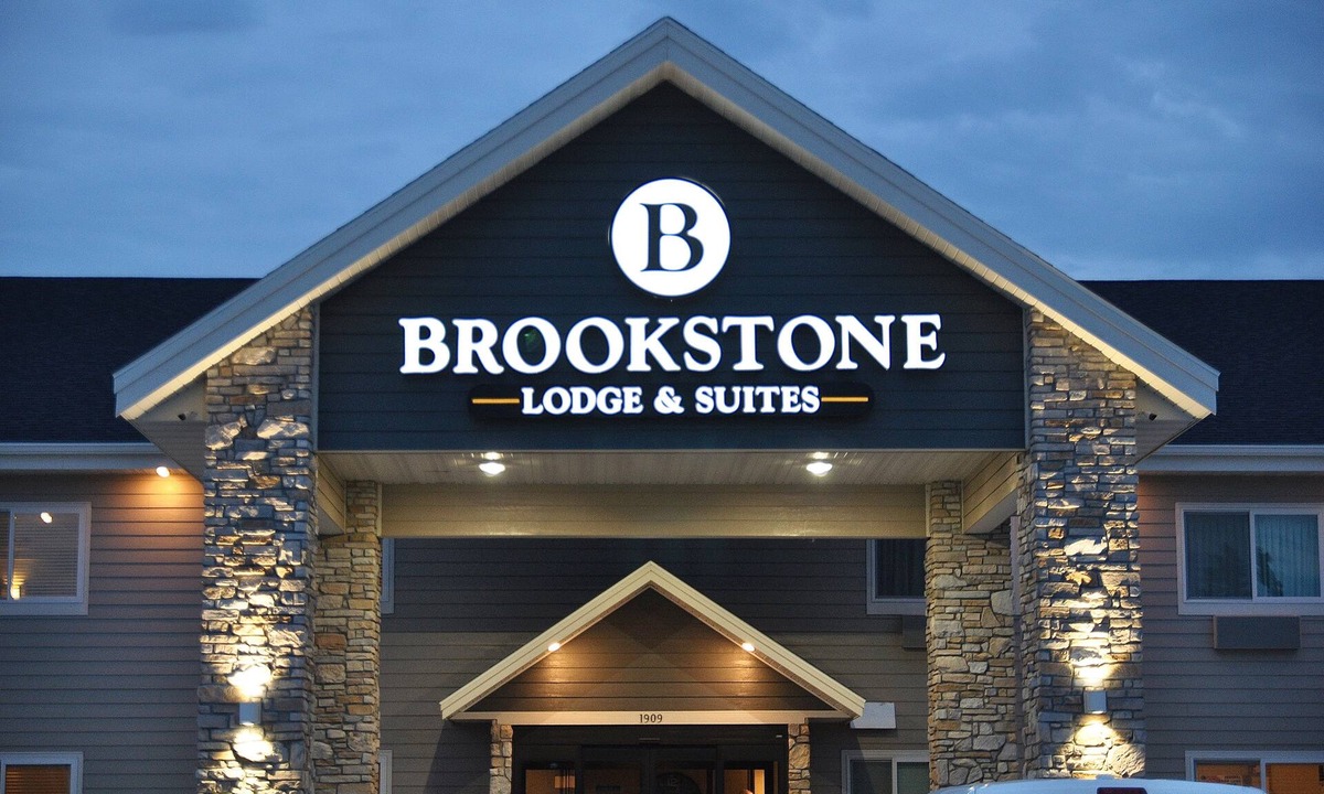 Emmetsburg Hotel | Reston Lodge & Suites