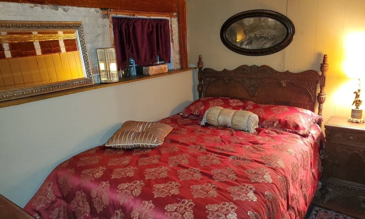 Berwyn Apartment | "Restored" Speak Easy from the 1920s