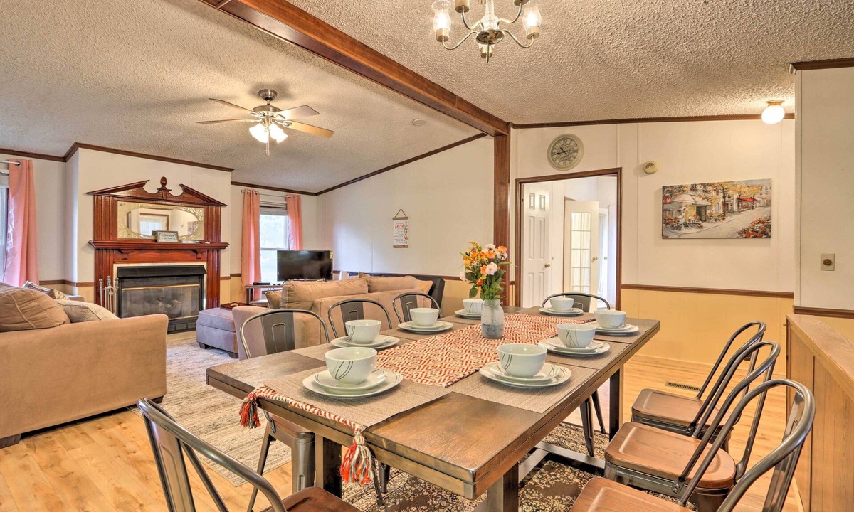 Lebanon Apartment | Reteat on 45 Acres! Spacious Family Apt in Lebanon