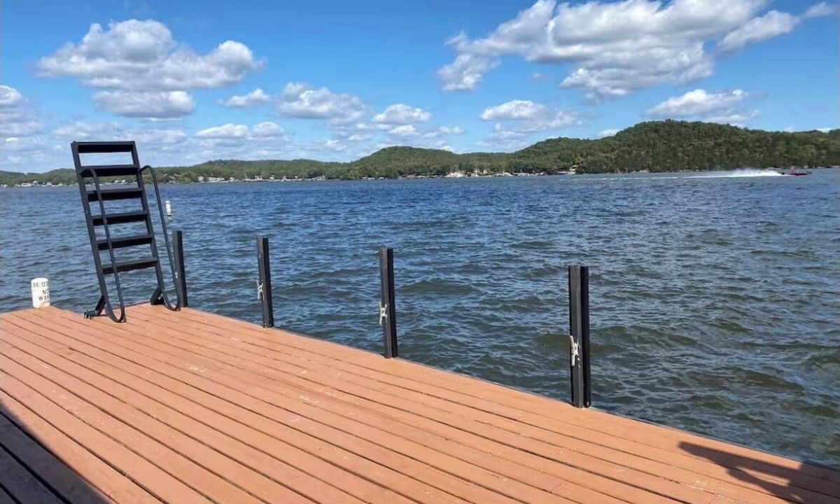 Camdenton Cabin | Retreat 33 ~ Lakefront, Private Dock, Sleeps 16, Kayaks