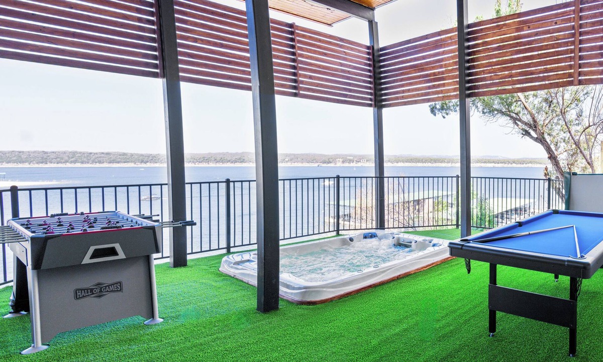 Vineyard Bay House | Retreat at Lake Travis Austin/Water Front/Boating