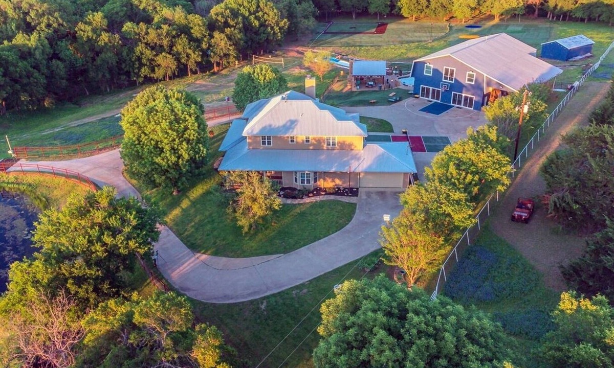 Irene House | Retreat Blooming Grove | A Retreat DFW Experience