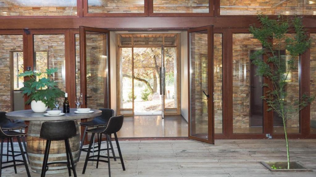 Beechworth House | Retreat On Albert - Architectural and Walk Into Town
