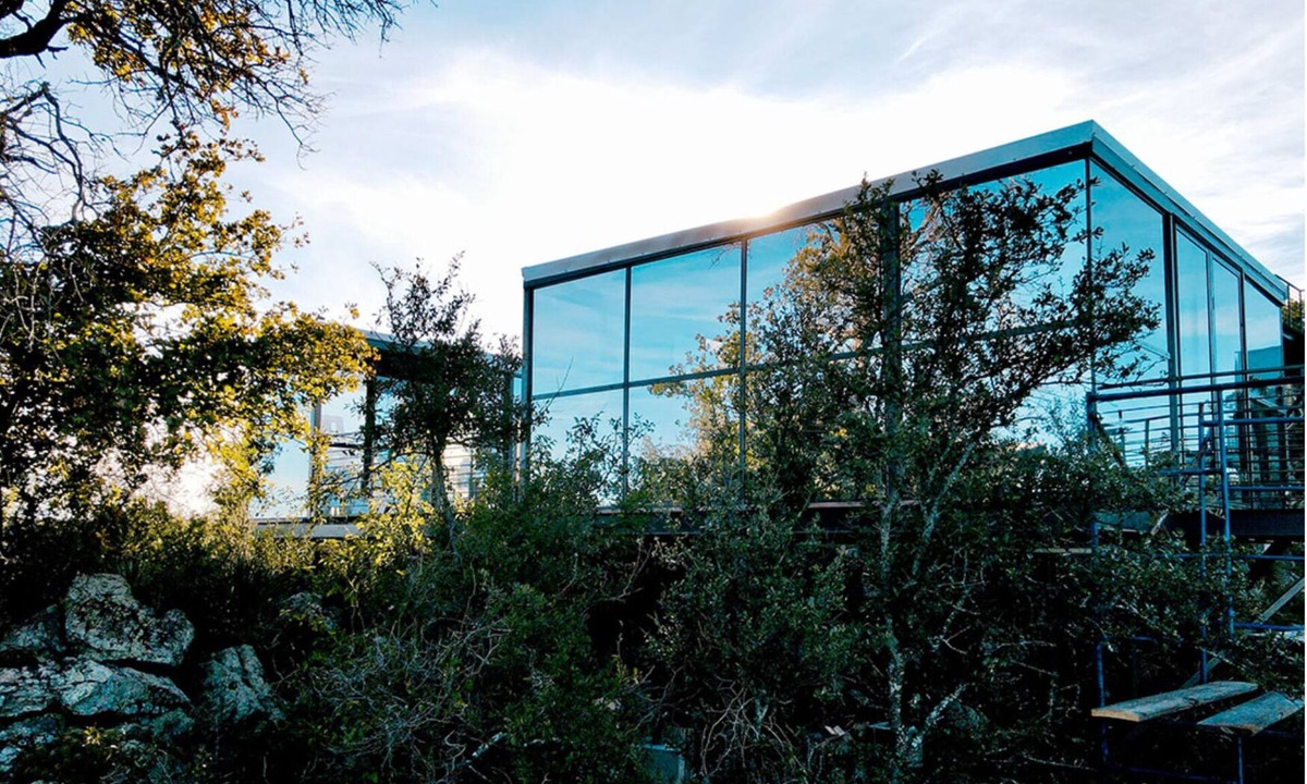 Cottonwood Shores House | Retreat on the Hill: The Mirror House