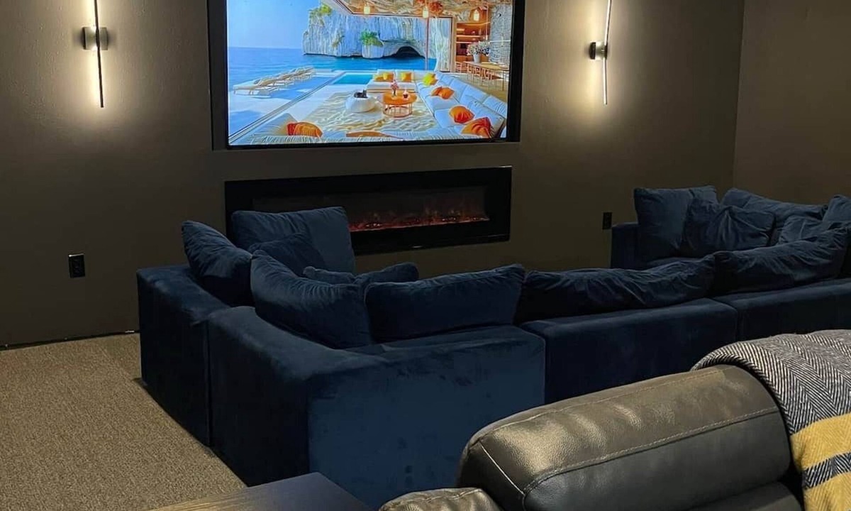 Conroe House | Retreat @ The One | Movie Theater | Coffee Bar