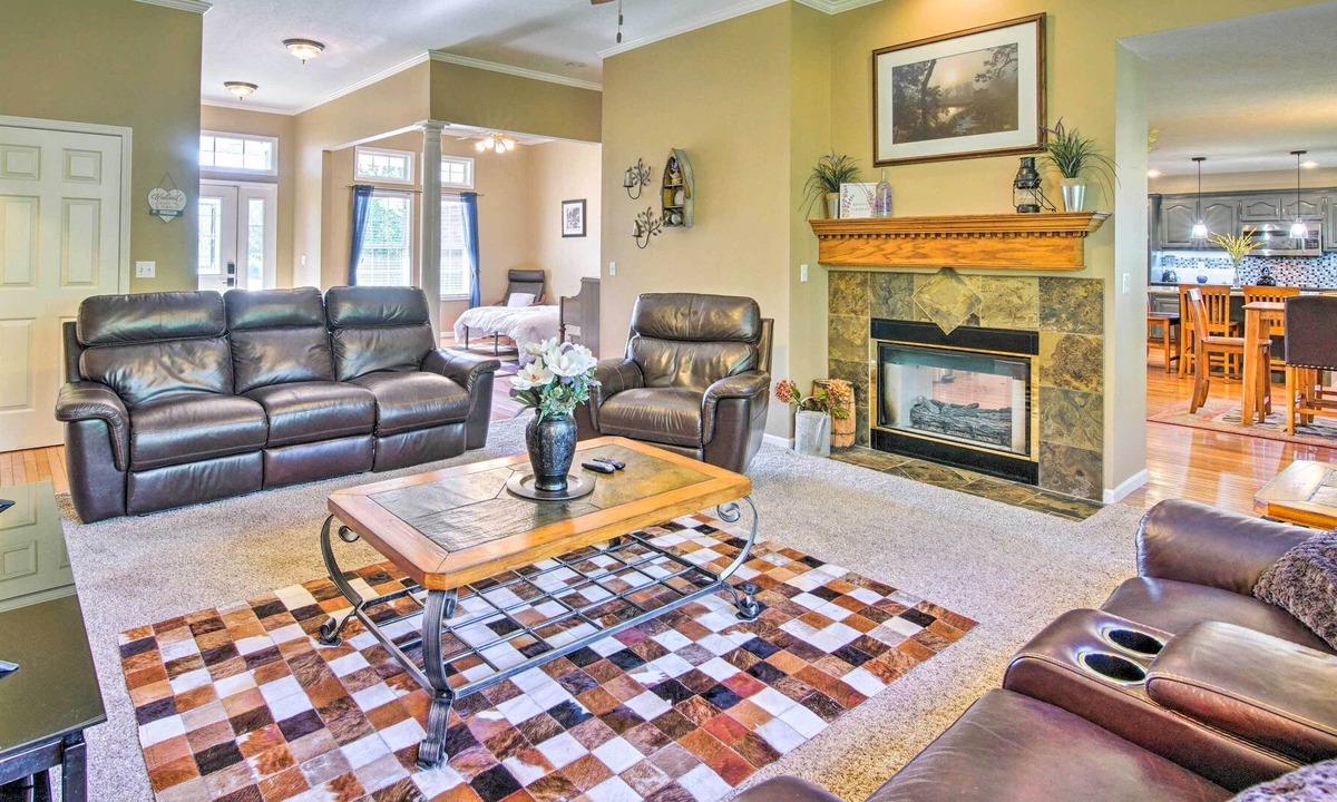 Nixa House | Retreat w/ Fire Pit ~ 16 Mi to Springfield!