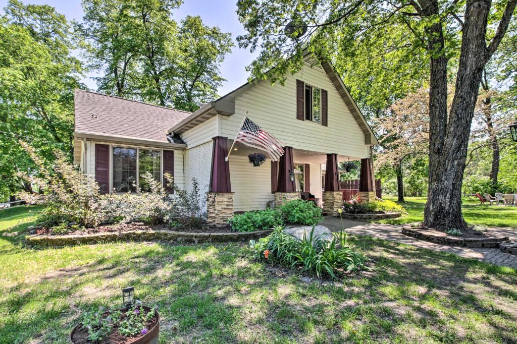Puposky House | Retreat w/Lake Access & Private Boat Dock!