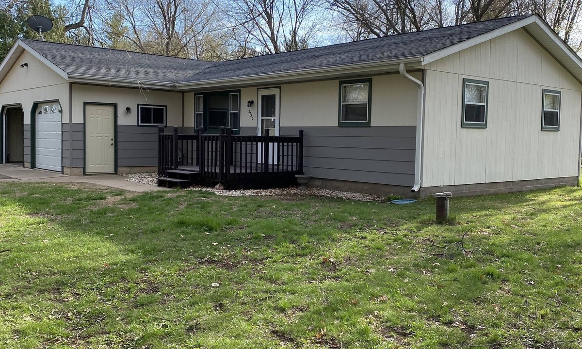 Lake Hallie House | Retreat while Working