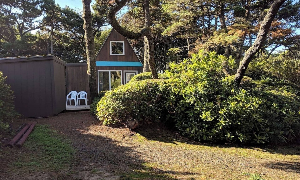 Florence Cabin | Retro A-Frame -Walk to Heceta Beach-Anchor's A-Way