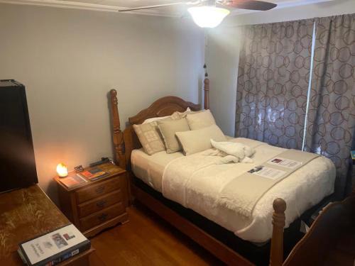Sanford House | Retro Ranchhouse - Private Room 2