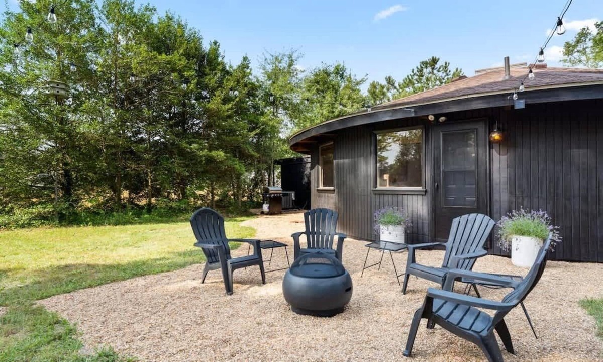 Mount Holly House | Retro Retreat 4 Beaches, Pool + P-ball + Firepit