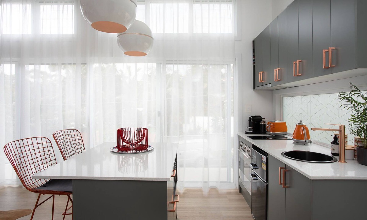 Terrigal Apartment | Retro Retreat - by Coast Hosting