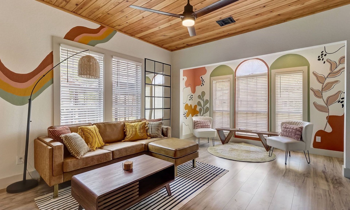 Eastside Promise Neighborhood House | Retro Retreat: Near Frost Center, FT Sam, Riverwalk