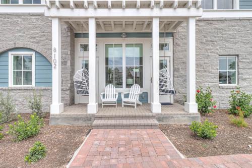 Cinnamon Shore Apartment | Retro Retreat TC 8102