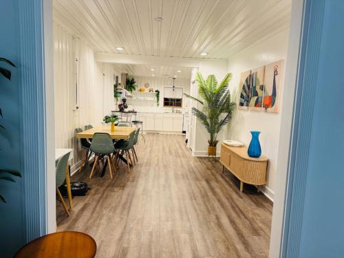 Wilson House | Retro Retreat