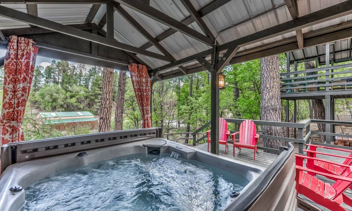 Ruidoso Cabin | Retro Riverfront MidTown Cabin- !HOT TUB, Riverview Deck PET
