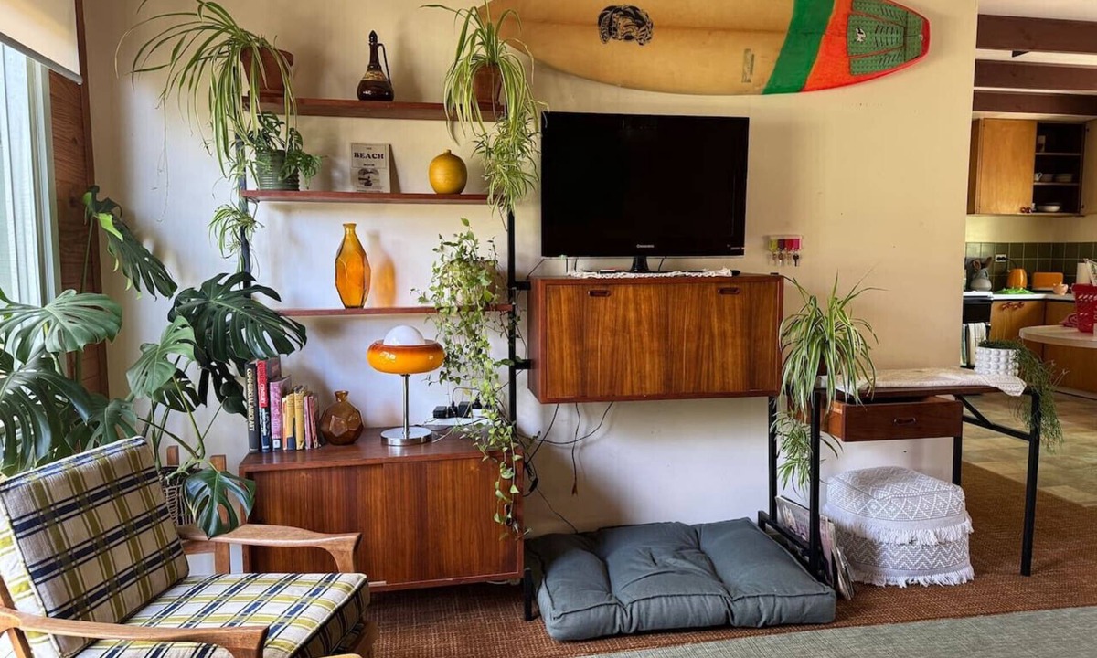 Jan Juc House | Retro Shack, Cool, Pets, Beach!