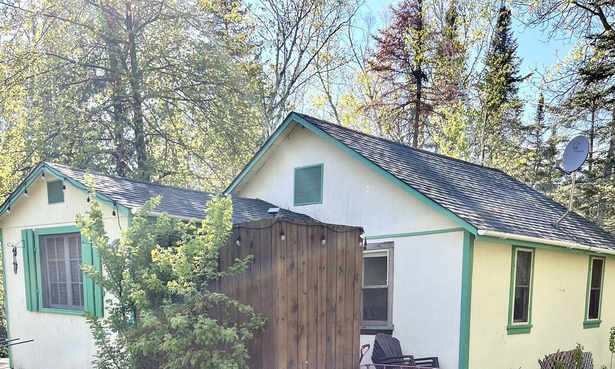 Victoria Beach Cabin | Retro VB Cottage