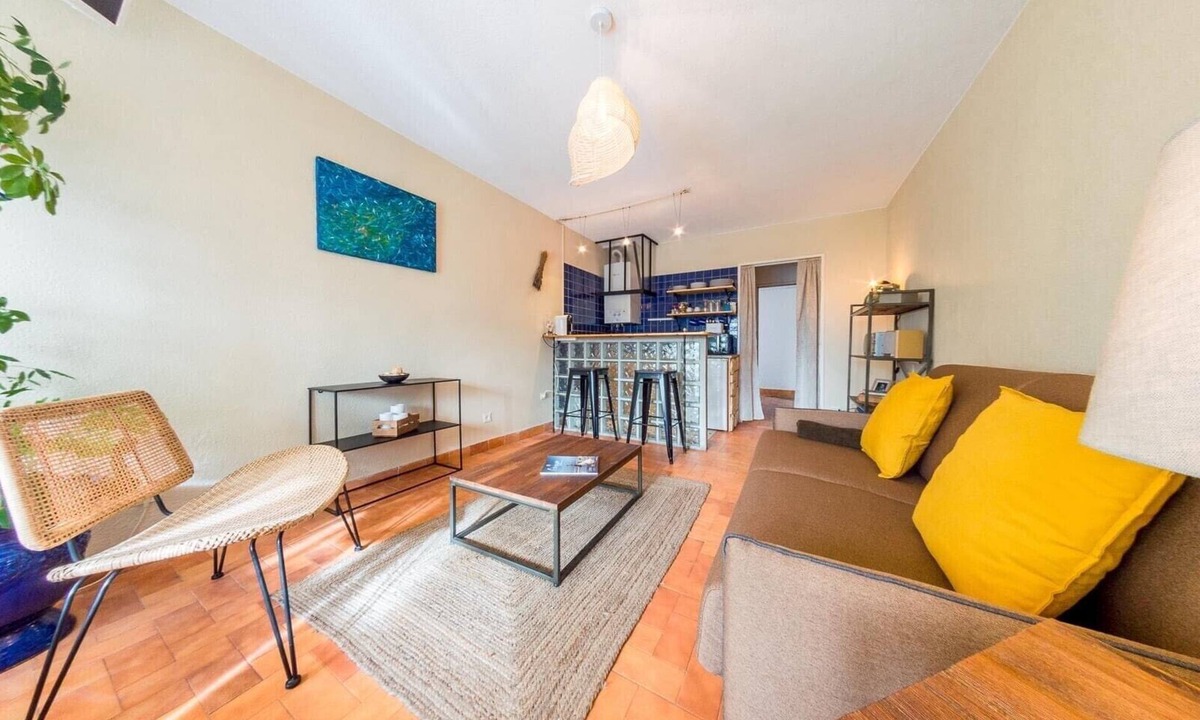 Port Rive Gauche Apartment | RETROMIRABEAU ★ SEA SEA - MARINA VIEW + PARKING