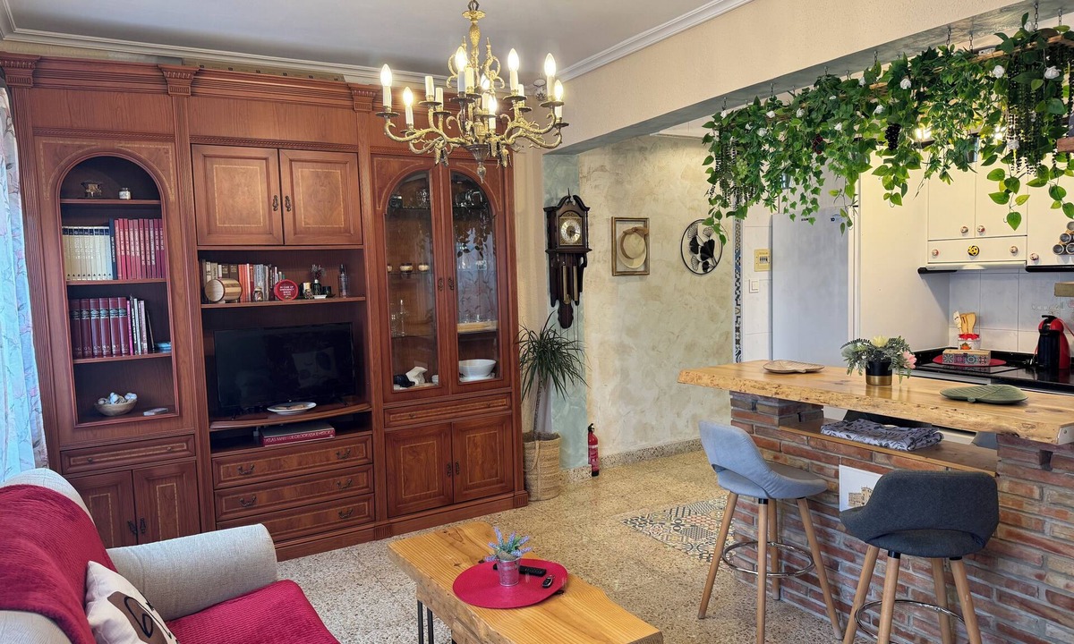 Logrono Historic Centre Apartment | REVELIN WALLS -OLD TOWN -entire apartment-