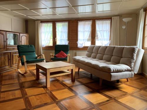 Luchsingen House | Revier Hazzo's Biasca