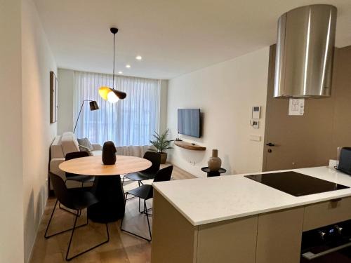 Ensanche Diputacion Apartment | Reyes Católicos Premium Homes