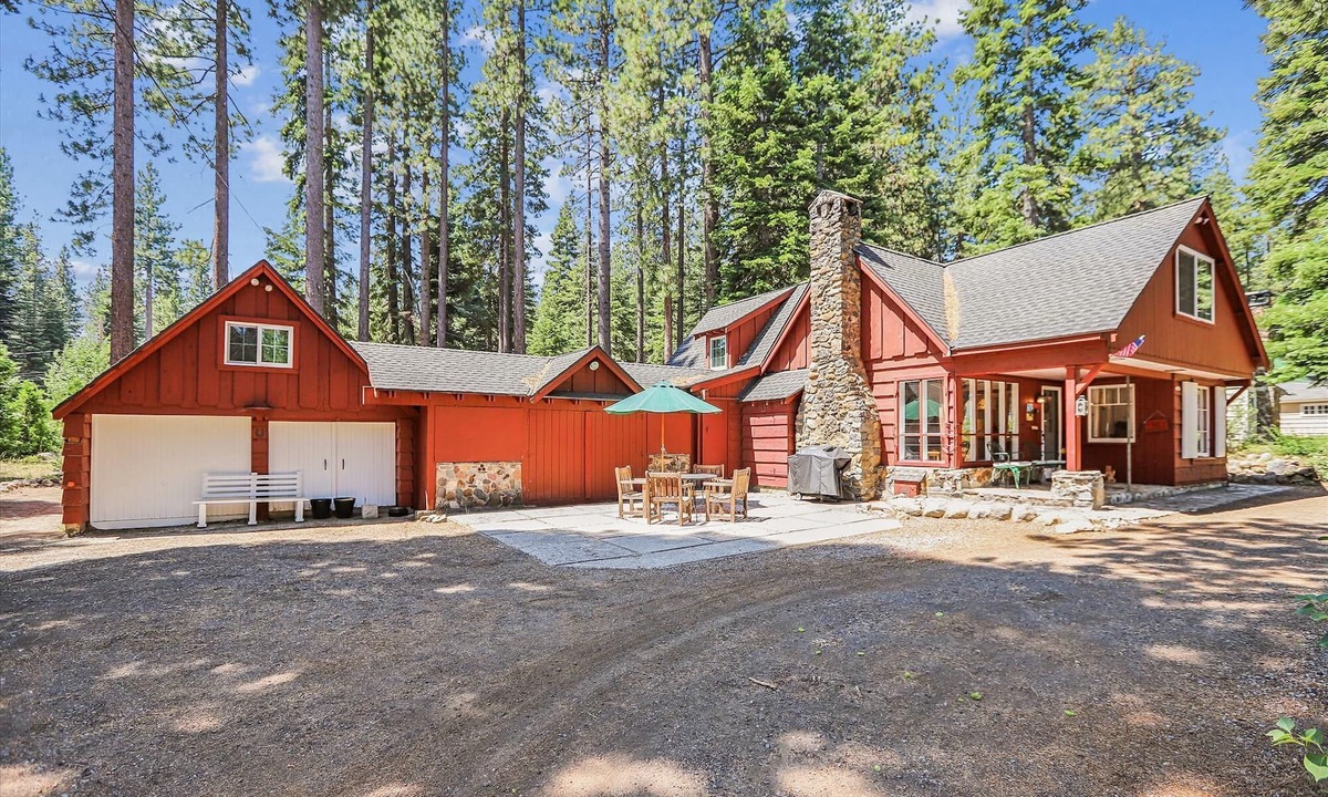 Pineland House | Reynold's Charming West Shore Cabin