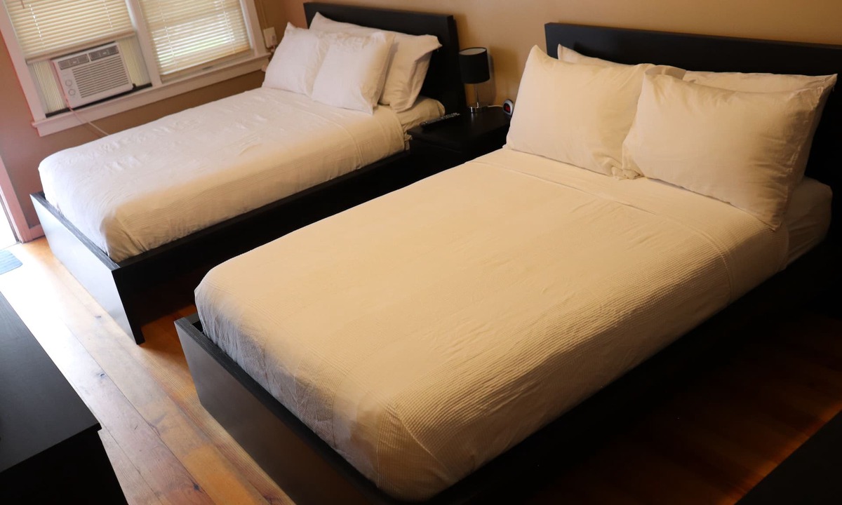 Roscoe Hotel | Reynolds House Inn - Motel Strip - Room 4