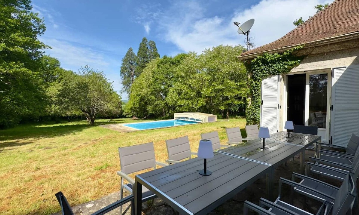 Limoges Metropole House | Reynou Gite | Private Pool | Near Limoges | Wi-Fi | Peace & Relaxation Disco