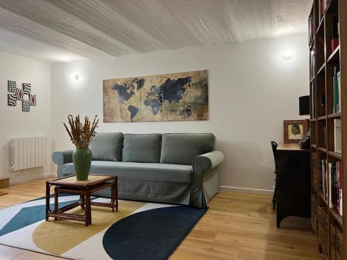 Houilles Apartment | Rez-de-jardin cozy