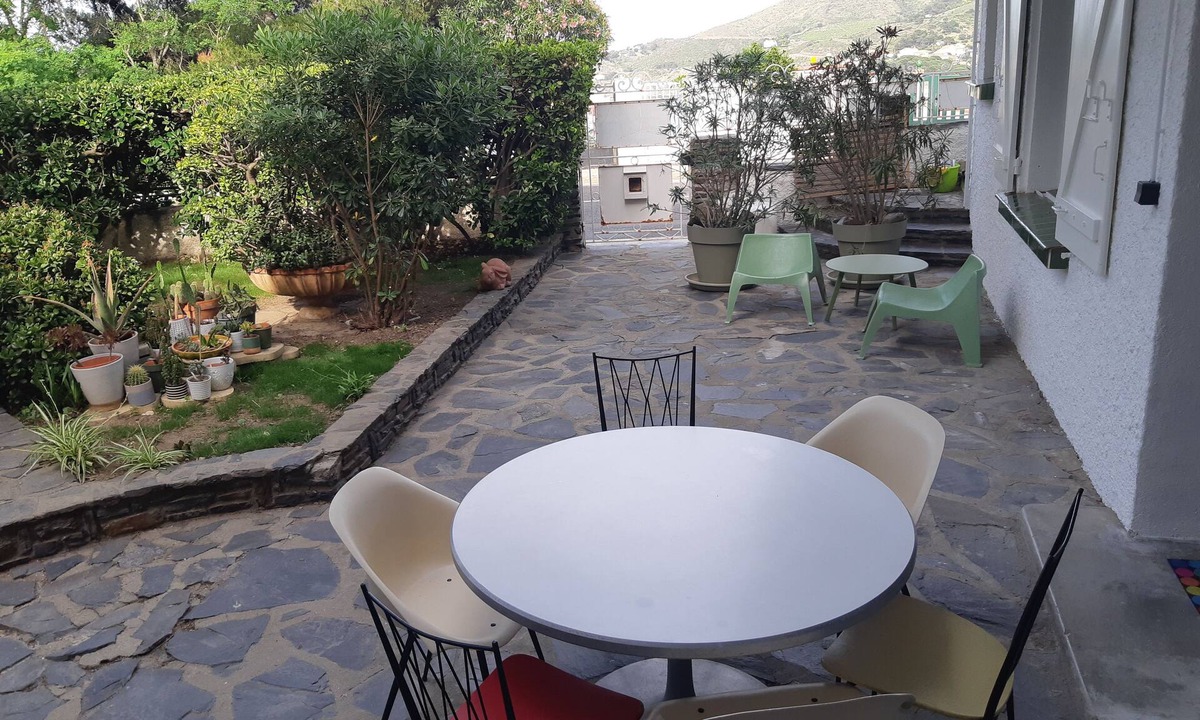 Port-Vendres Apartment | Rez de Jardin Dans Villa Bord de mer