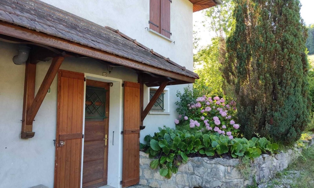 La Bridoire House | REZ DE Maison Proche du lac