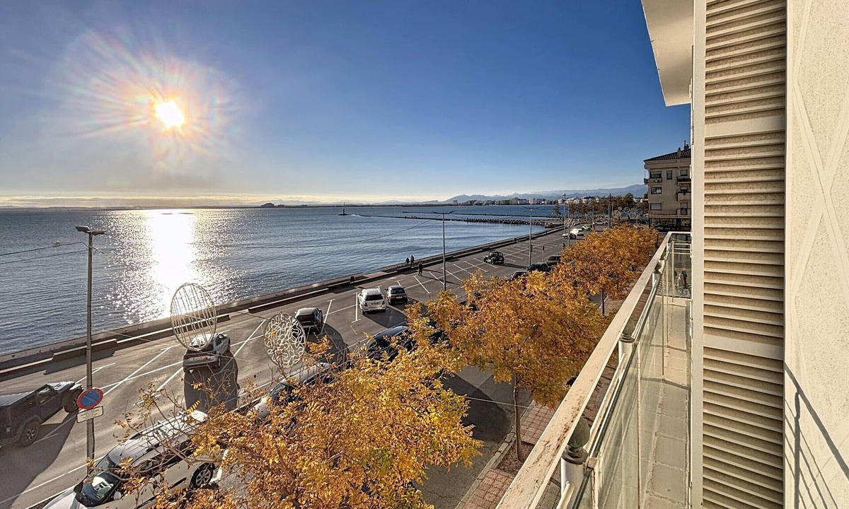 Roses Town Center Apartment | RHODE 2 Piso, 1ª linea de mar, Roses, Free Wi