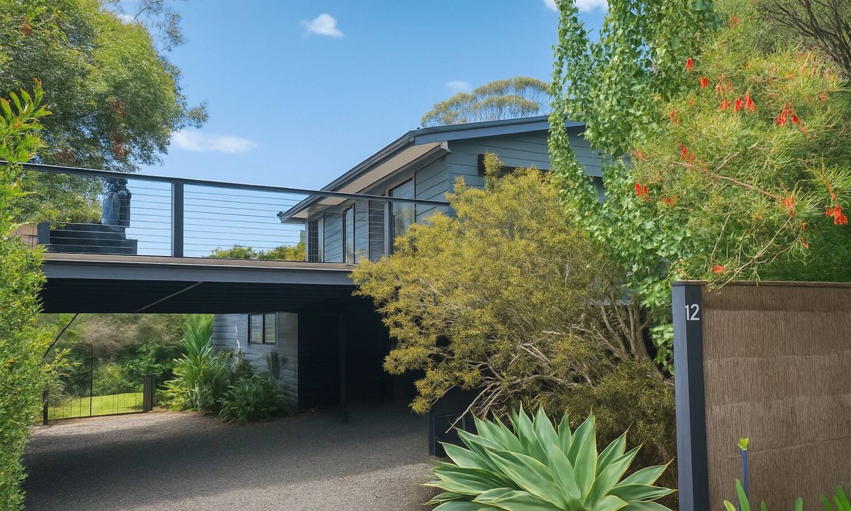 Rhyll House | Rhyll - Home With a View