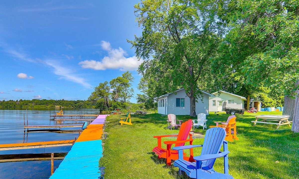 Roseneath Cottage | Rice lake 4 bedrooms waterfornt cottage