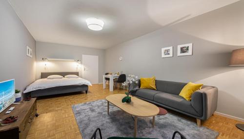 Le Prieure Apartment | Richemont 7 - Self Check In by Homenhancement